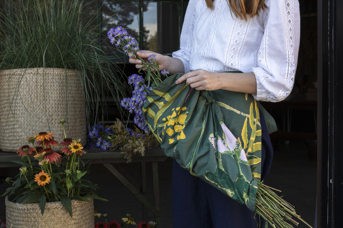 GATHERING APRON