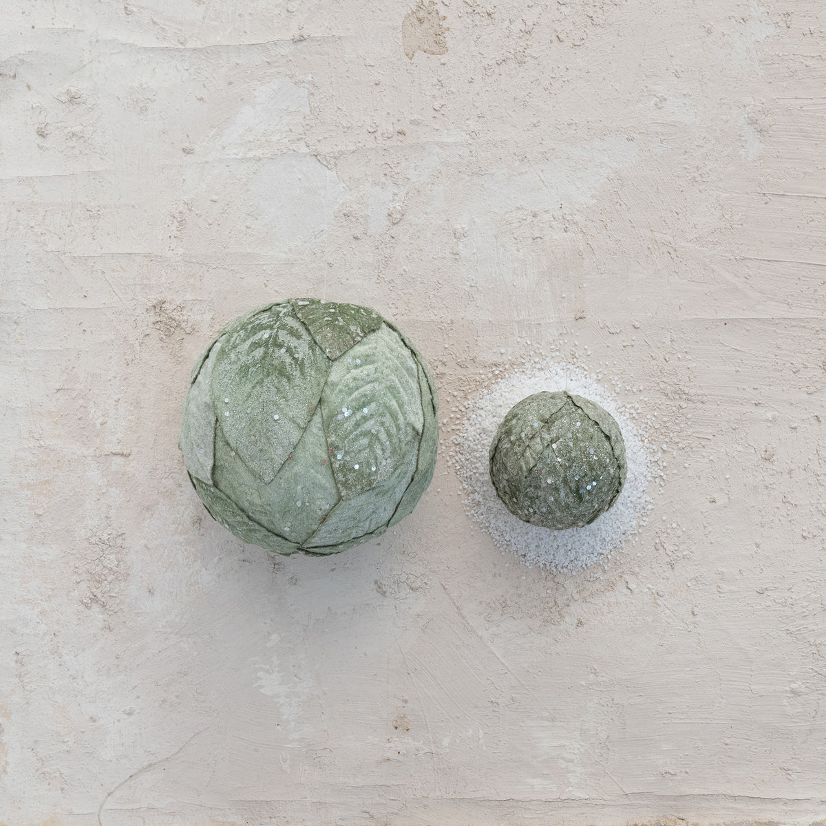 Ball Ornament with Leaves