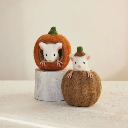 Pumpkin w/ Mouse