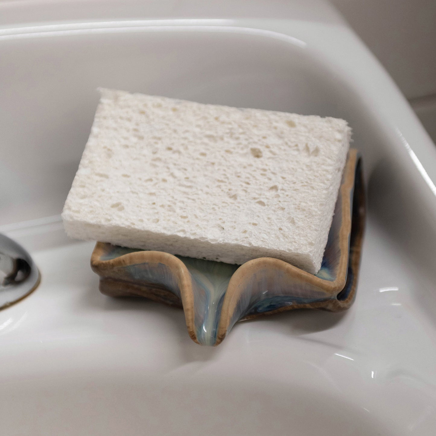 Sponge Holder/Soap Dish with Drip Spout