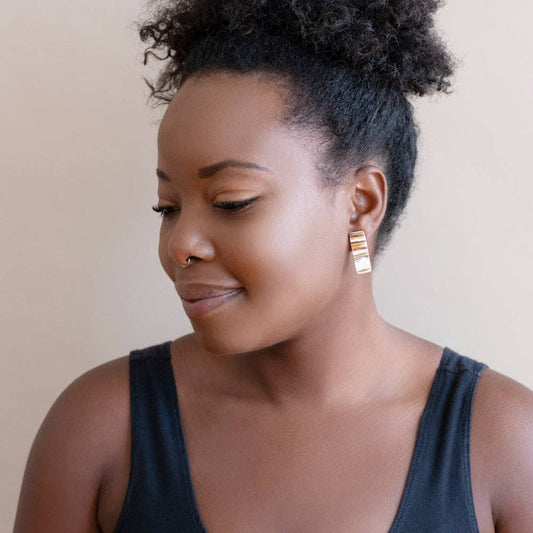 Horn Rahisi Post Earrings