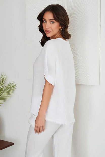 V- NECK SHORT SLEEVE LINEN TOP WITH RAW EDGE HEM