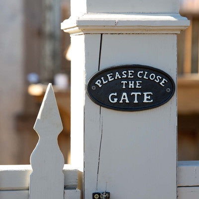 Please close the gate