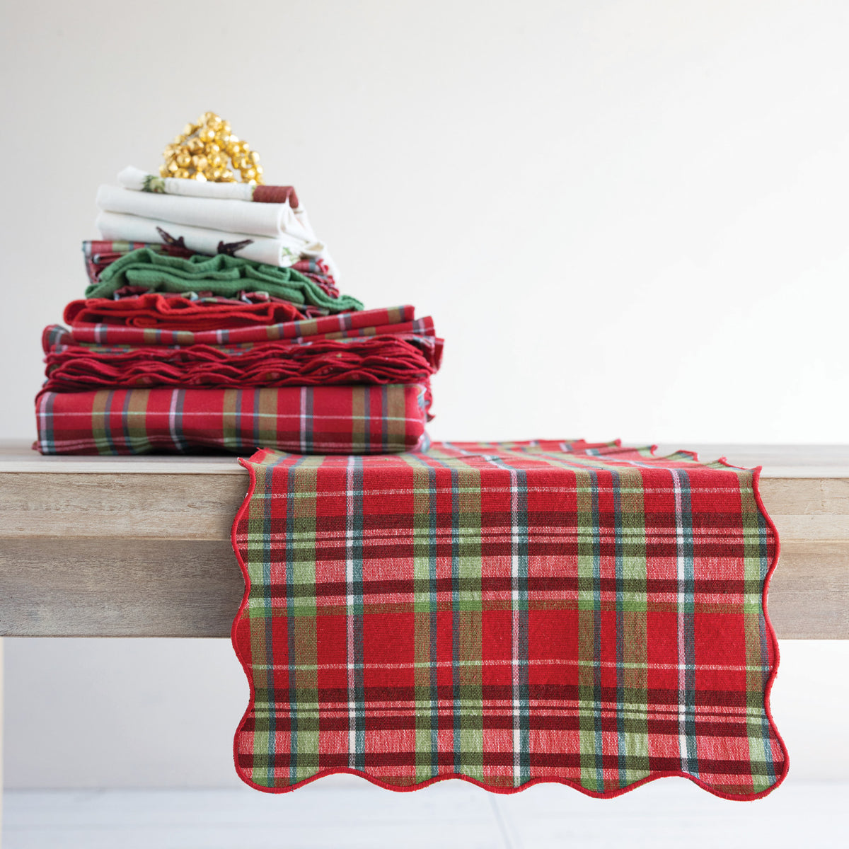 Scalloped Table Runner
