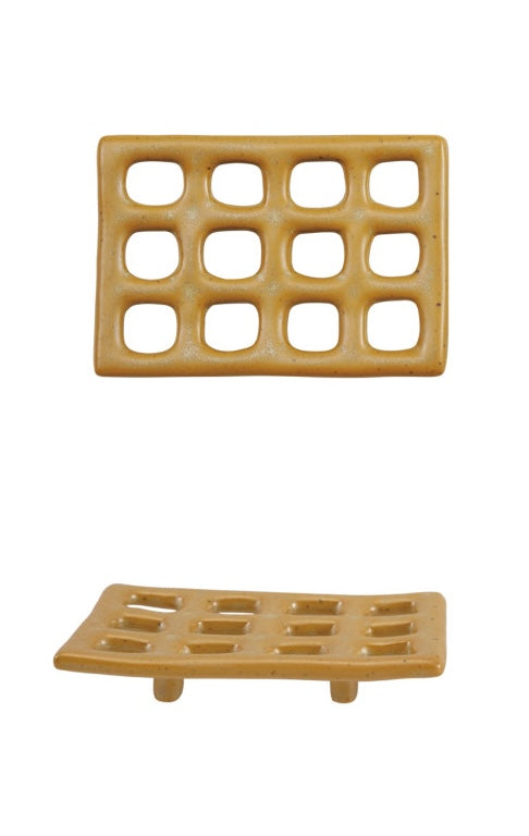 Footed Soap Dish
