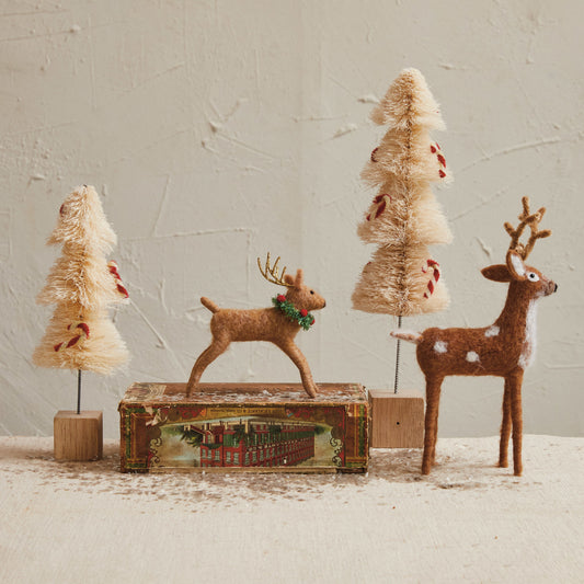 Deer w/ Wreath